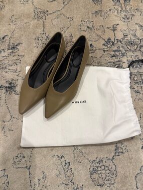 Vince Isabel Leather Flat